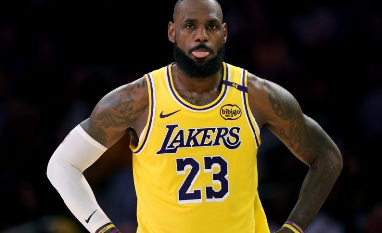  LeBron out for NBA opener, beyond as Lakers star deals with injury