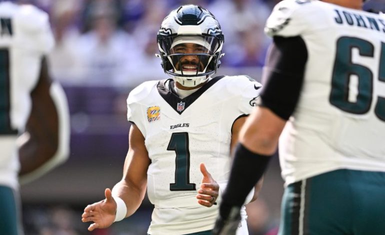 Hurts’ perfect passing ignites Super Bowl champ Eagles’ offense
